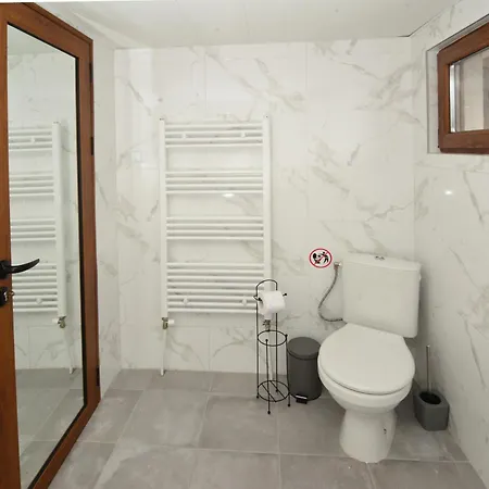 за гости ингилизовата къща Guest house 3*